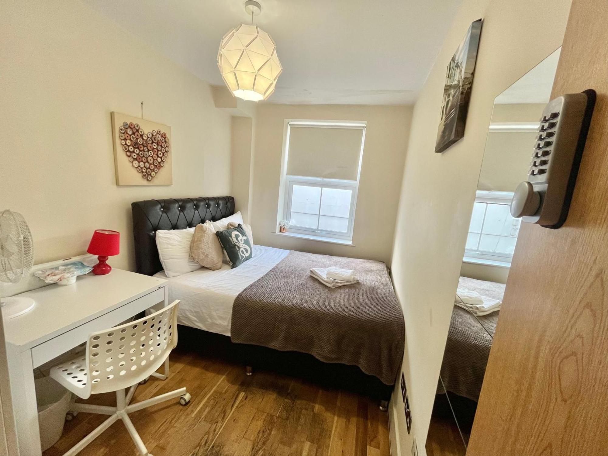 Euston Private Bedrooms 161 Flat3 Homestay London